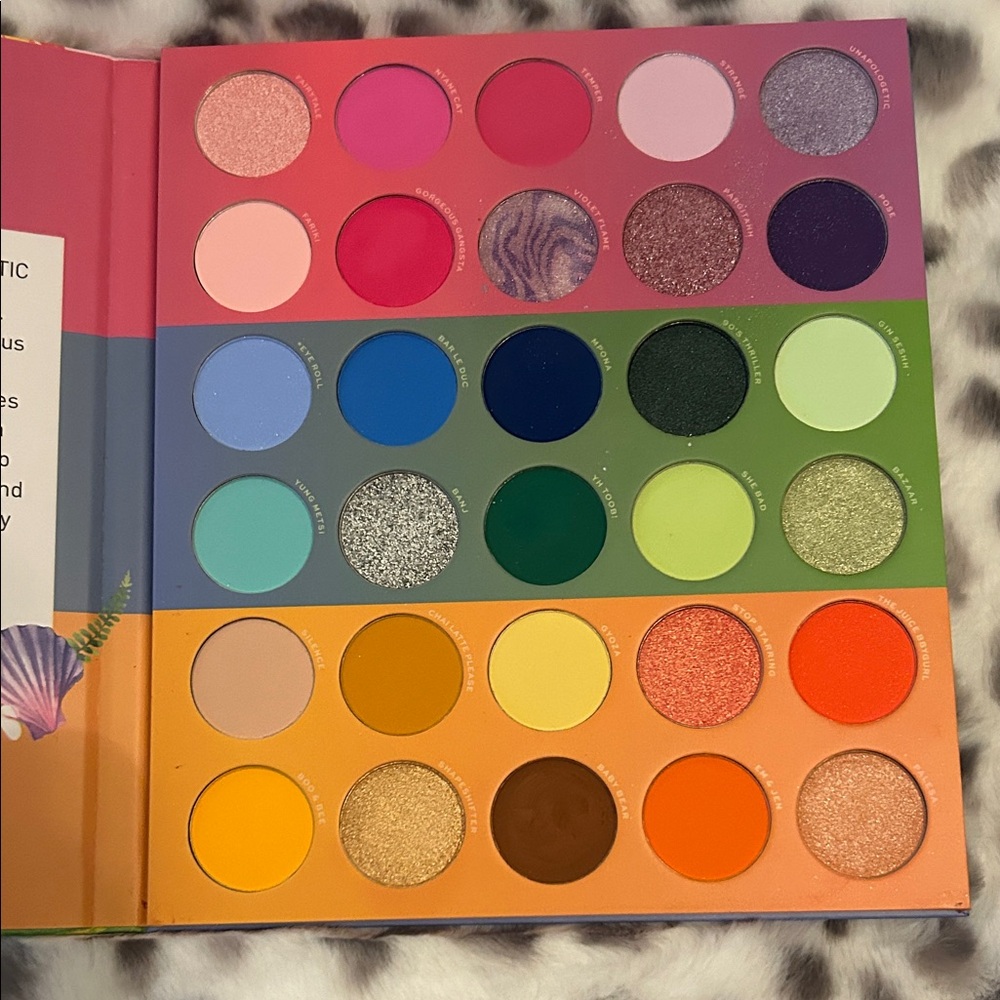 💁🏼‍♀️💅💆🏼‍♀️🙅🏼‍♀️👑
Morphe x Nyane Vibrant Artistry Palette - Picture 2 of 3
